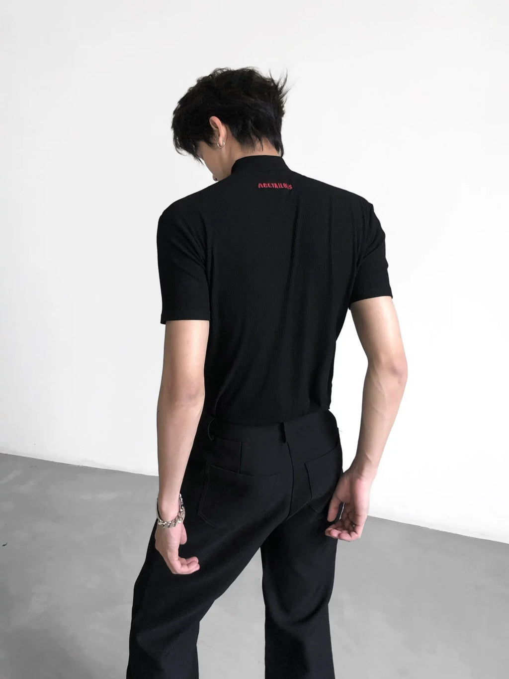 Embroidered High Neck T-Shirt - RIYOOO