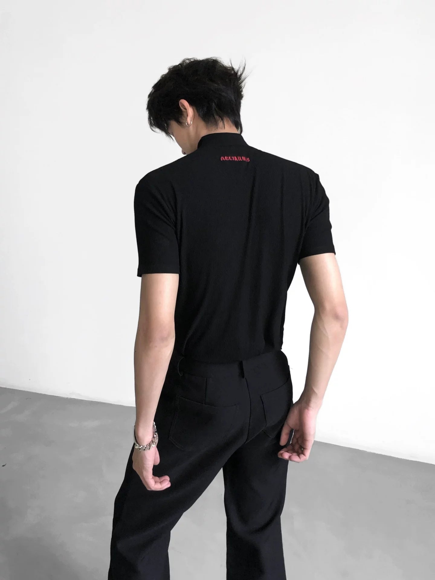 Embroidered High Neck T-Shirt - RIYOOO