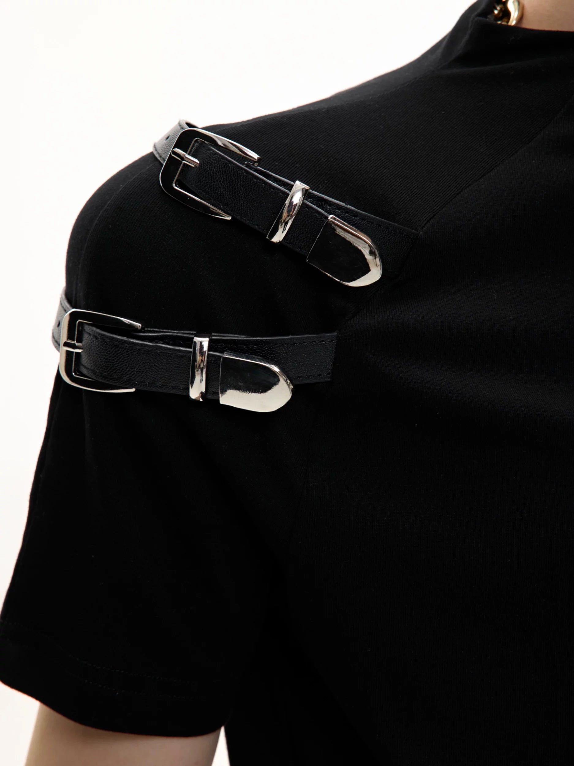 Metal Strap Design Slim T-Shirt - RIYOOO