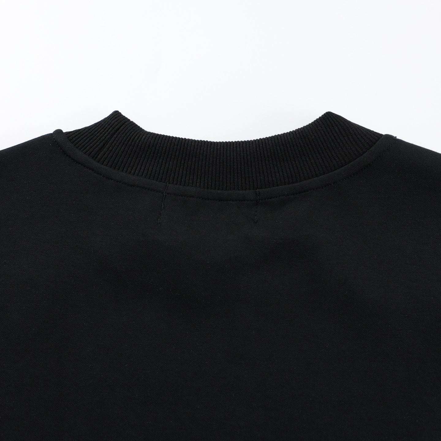 Clean Cut Slim Tee – RIYOOO