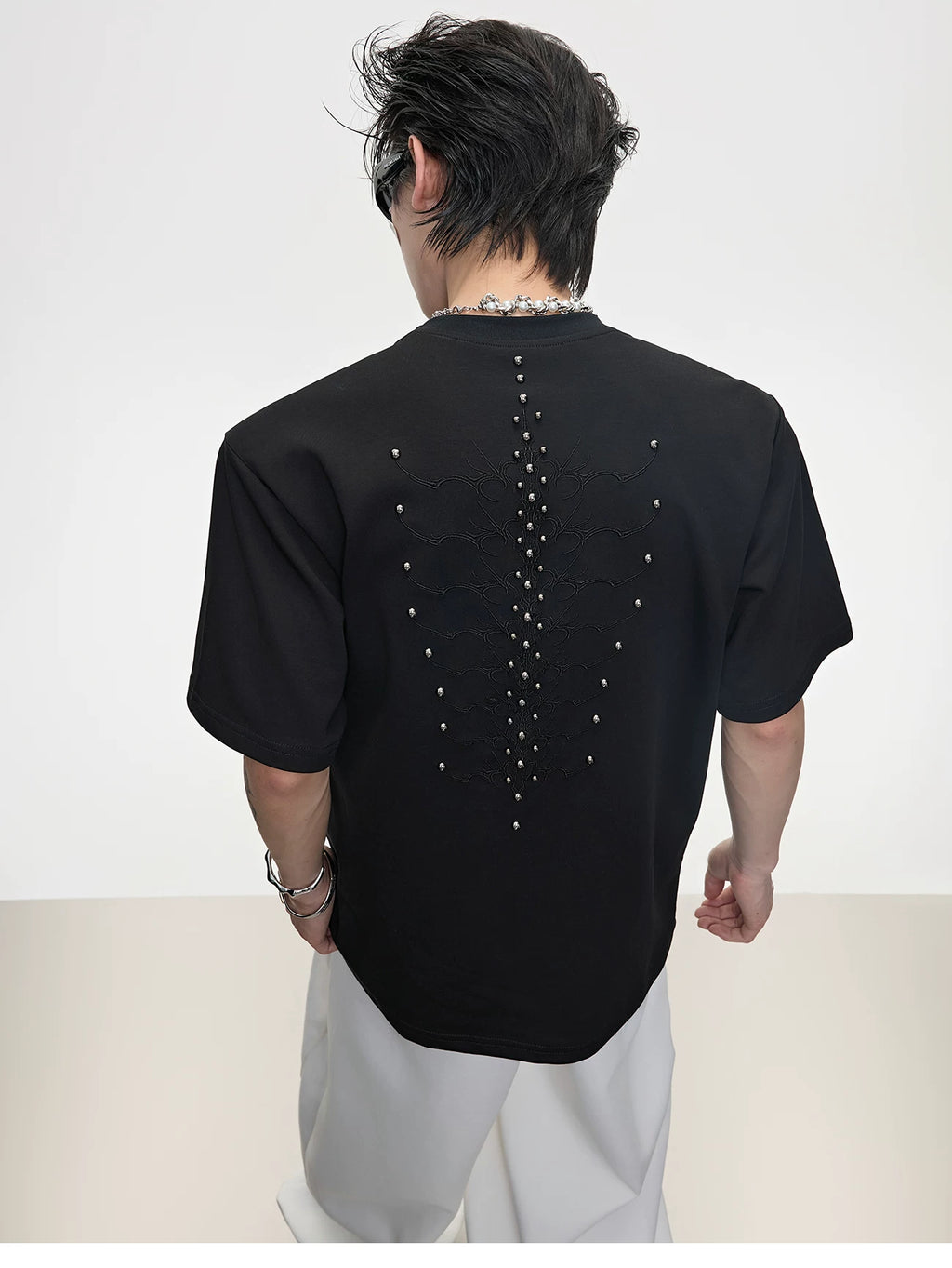 Metal Rivet Spine Slim T-Shirt - RIYOOO