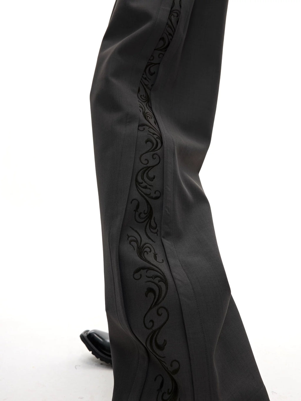 Vintage Cut Pattern Embroidered Trousers - RIYOOO